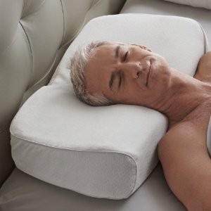 Brookstone-Anti-Snoring-Pillow-Review-Man-Using-Brookstone-Anti-Snoring-Pillow.jpg